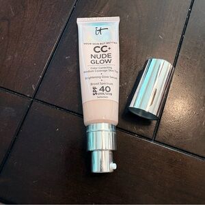 it cosmetics CC+ Nude Glow Foundation & Serum SPF 40 Fair Porcelain exp10/26